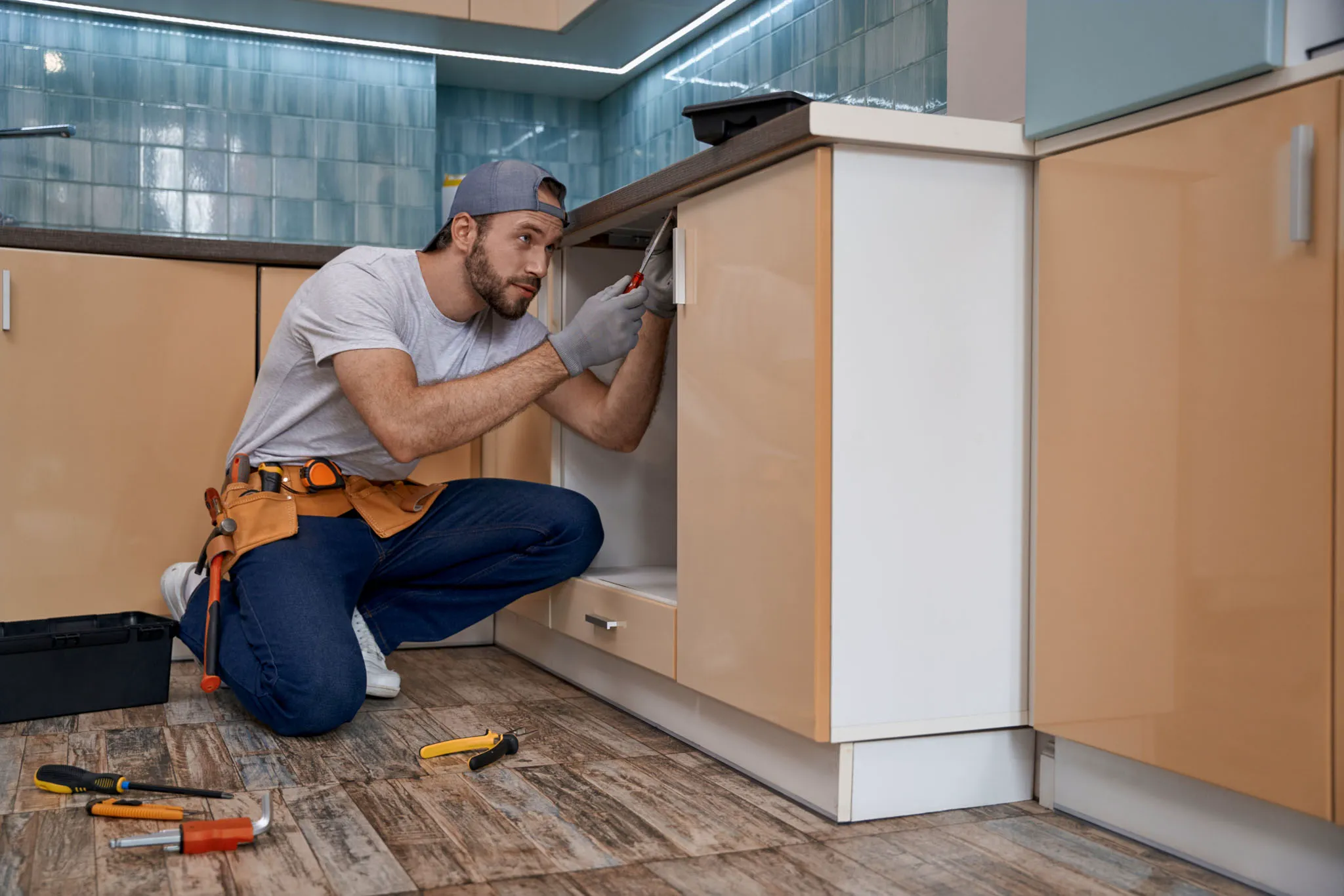 Transparent pricing dashboard shows 4.99 percent contractor service fee
